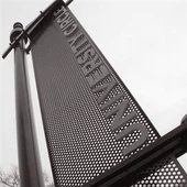 Tanda Baja Corten Kustom Besar